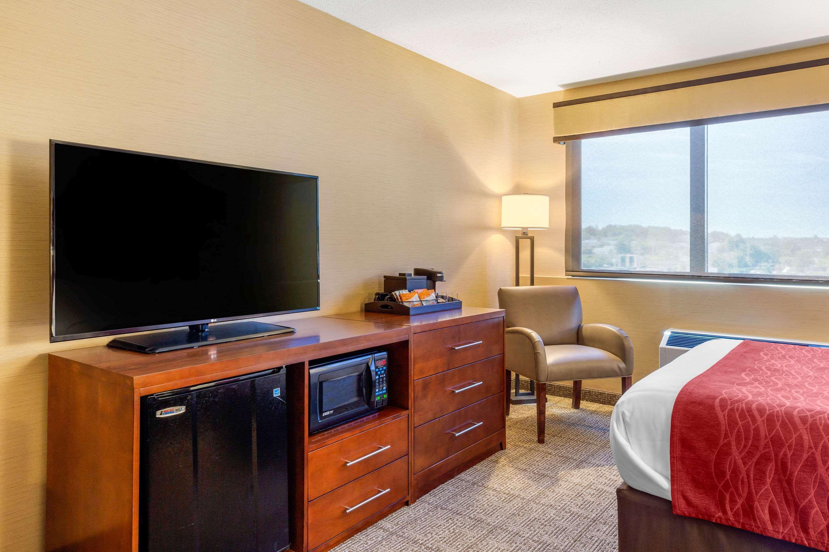Comfort Inn & Suites Logan International Airport Revere Exterior foto